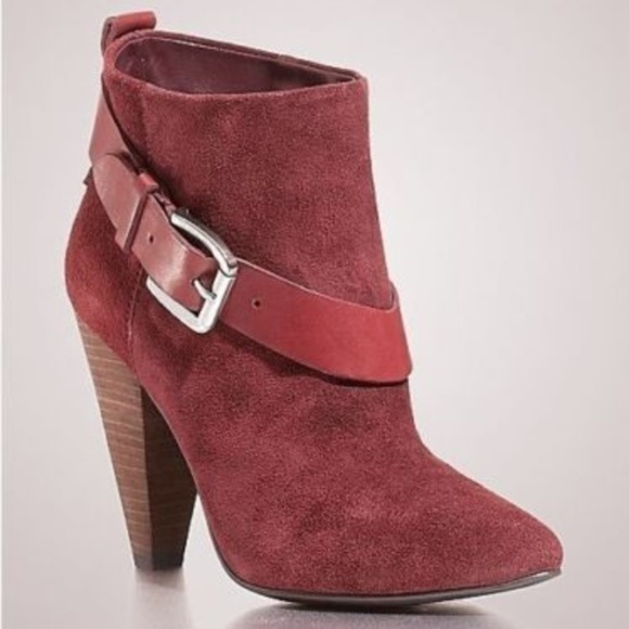 red guess boots
